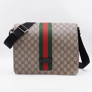 CB32 ❤️ Gucci GG Supreme Monogram Web Flap Messenger Bag